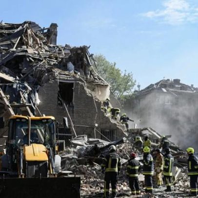 Ataques russos na Ucrânia deixam pelo menos 10 mortos e 70 feridos, segundo Kiev