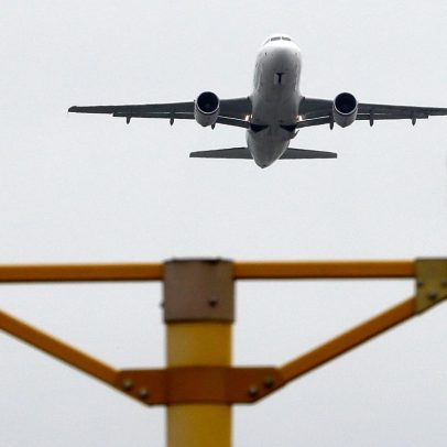 Três aeroportos emitem três vezes mais CO2 que Paris, um deles na Europa