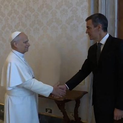 Papa Leão XIV reúne-se com Pedro Sánchez no Vaticano antes da visita