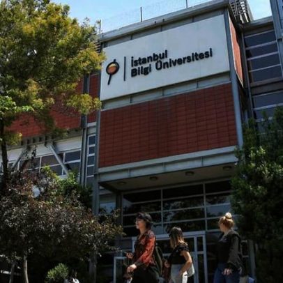 Erdoğan recua e não encerra a universidade Bilgi após protestos