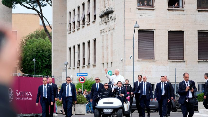 Papa Leão XIV critica a Europa por associar defesa a rearmamento que empobrece