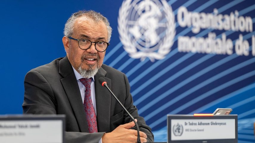 Diretor-geral da Organização Mundial da Saúde (OMS), Tedros Adhanom Ghebreyesus, fala com os meios de comunicação em Genebra