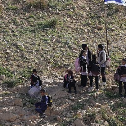 UE aprova sanções contra colonos israelitas após apoio da Hungria
