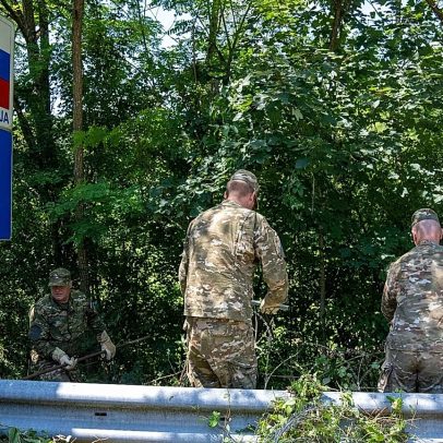 Migrantes encontrados mortos junto à fronteira entre Croácia e Eslovénia