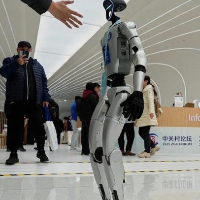 China: Unitree apresenta robô humanoide que se transforma em cockpit