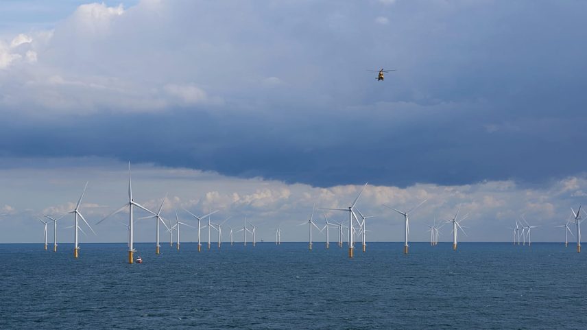 Arquivo: turbinas eólicas junto à Modular Offshore Grid, no mar do Norte, ao largo da costa belga, 9 de setembro de 2019
