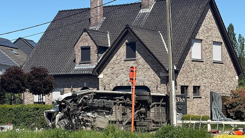 Bélgica em luto após colisão mortal entre comboio e autocarro escolar