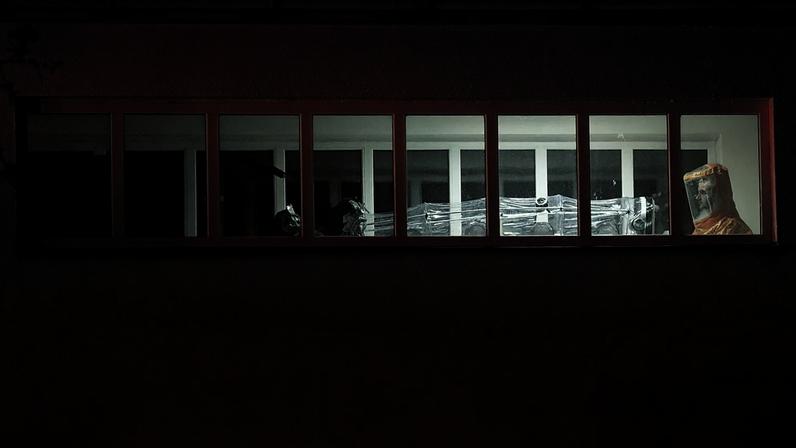 EUA acusados de travar retirada de doente com ébola; Casa Branca desmente