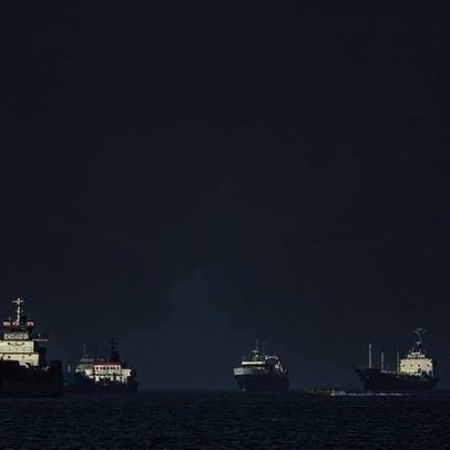 Irão cobra taxas por serviços de navegação no estreito de Ormuz