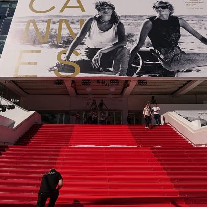 Cães-polícia sobem a escadaria de Cannes para detetar narcóticos