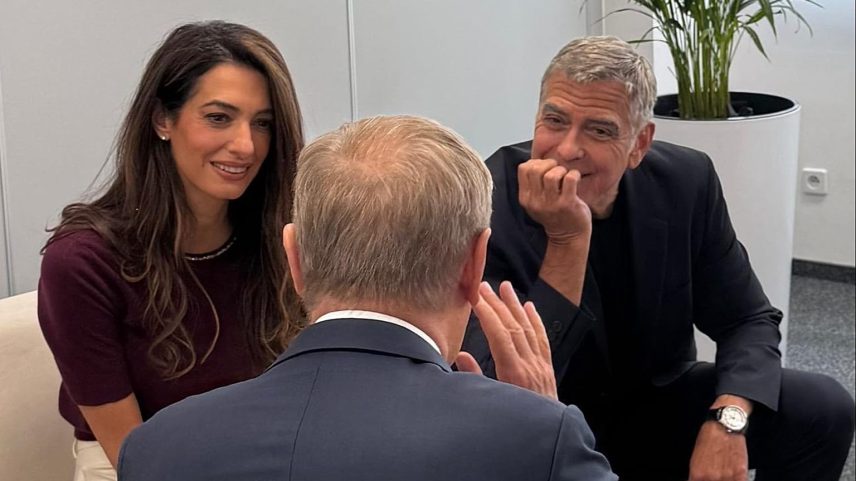 Tusk pede desculpas por ser chamado Donald em encontro com Clooneys