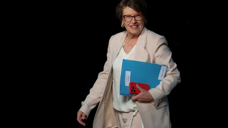 Annie Genevard chega ao Eliseu, em Paris, França, na terça-feira, 26 de maio de 2026.