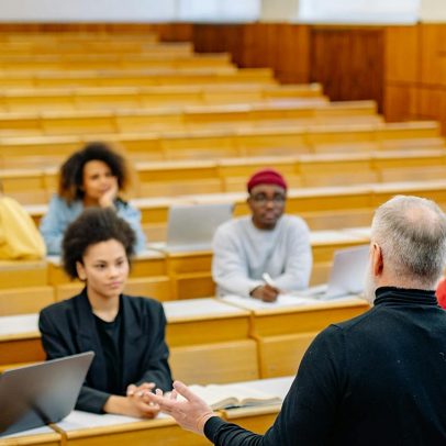 Ensino superior mais barato em Portugal, custos sobem para as famílias