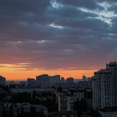 EUA prontos para mediar paz enquanto Moscovo intensifica ameaças a Kiev