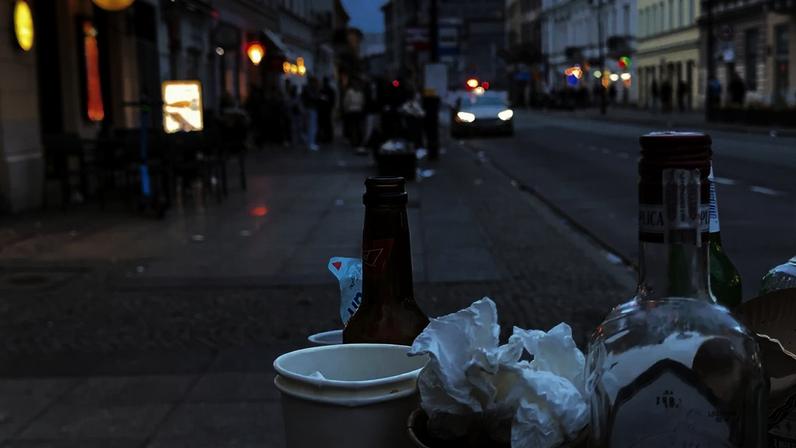 Varsóvia aplica proibição noturna de álcool para aumentar a segurança
