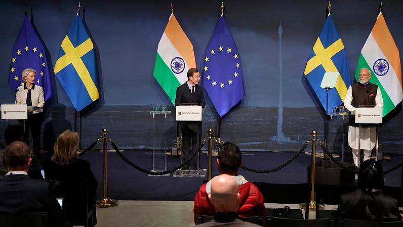 A presidente da Comissão Europeia, Ursula von der Leyen, e os primeiros-ministros da Suécia, Ulf Kristersson, e da Índia, Narendra Modi, em Gotemburgo, 17 de maio de 2026