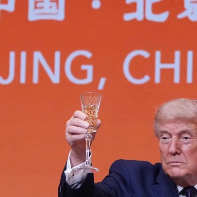 Trump e Xi brindam num banquete em Pequim