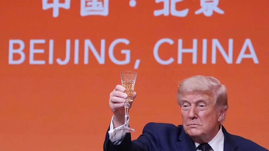 Trump e Xi brindam num banquete em Pequim