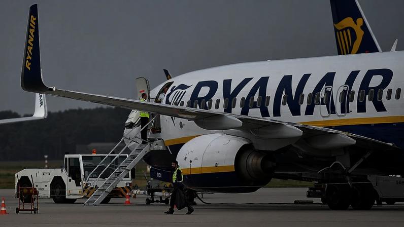 ARQUIVO. Um avião da Ryanair estaciona no aeroporto de Weeze, na Alemanha, em setembro de 2018
