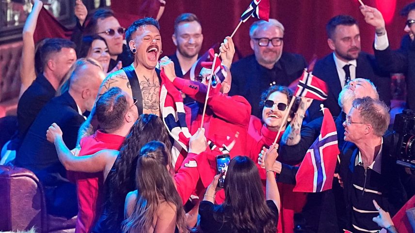 Jonas Lovv, da Noruega, interpretou a canção «YA YA YA» na segunda semifinal do Festival Eurovisão da Canção 2026, em Viena, Áustria, na quinta-feira, 14 de maio de 2026