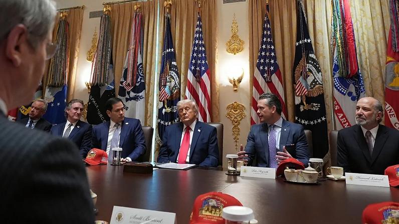 EUA e Irão chegam a acordo provisório; depende de aprovação de Trump
