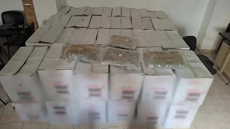Grécia apreende meia tonelada de cannabis em bruto vinda de Espanha