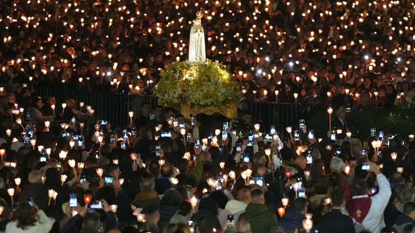 Santuário de Fátima acolhe procissão das velas