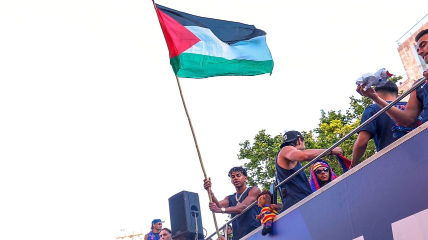 Lamine Yamal exibe bandeira palestiniana em celebrações da La Liga