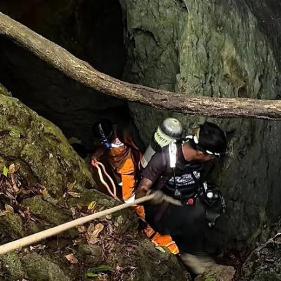 Laos: cinco dos sete resgatados de gruta inundada estão vivos