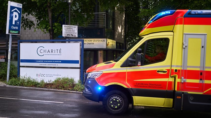 Médico norte-americano com Ébola internado na Alemanha