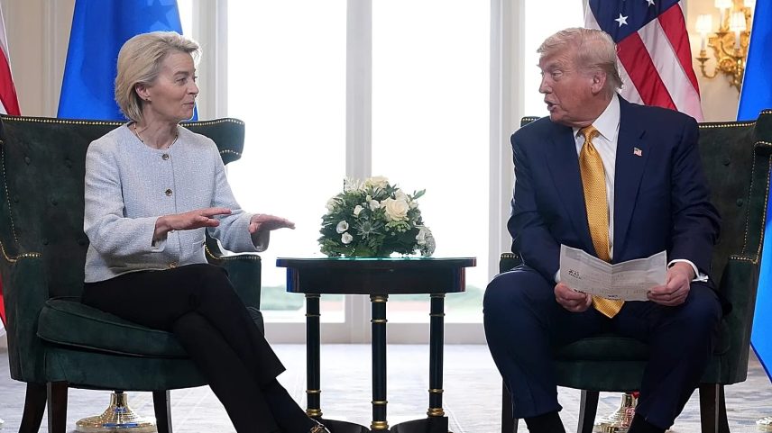 O Presidente dos EUA, Donald Trump, e a Presidente da Comissão Europeia, Ursula von der Leyen, chegaram a acordo comercial em Turnberry, na Escócia, em julho de 2025