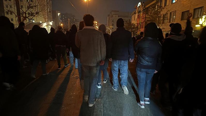 Irão executa dois homens por protestos e espionagem, condena quatro à morte