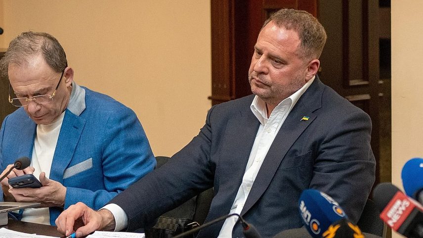 Ex-chefe de gabinete de Zelensky detido em investigação de corrupção