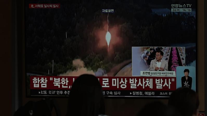 Coreia do Norte lança projéteis, incluindo míssil balístico, no Mar Amarelo