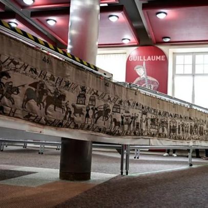 Tapeçaria de Bayeux exibida na íntegra pela primeira vez no Reino Unido