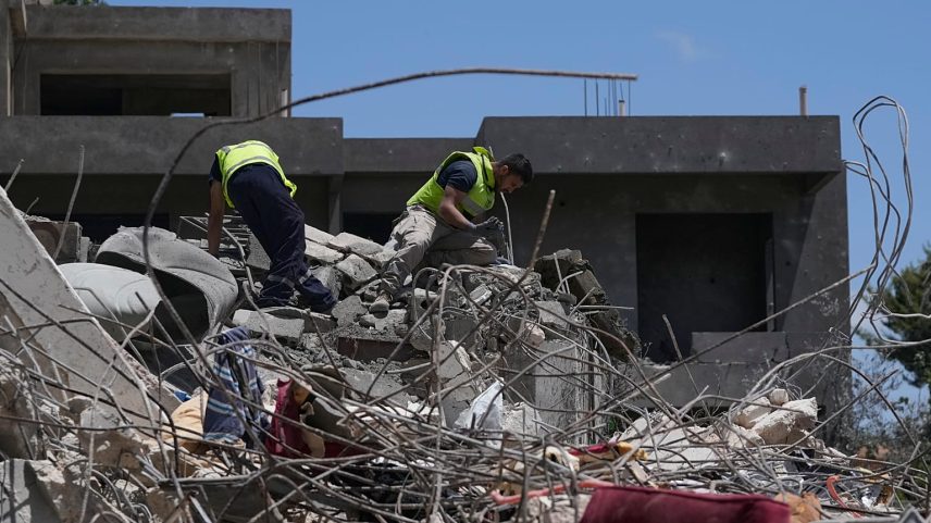 Líbano: equipas de resgate procuram escombros na província de Tiro