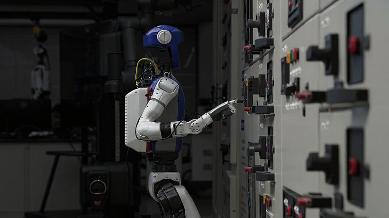 Robôs com inteligência artificial fazem demonstrações em unidades de controlo da rede elétrica