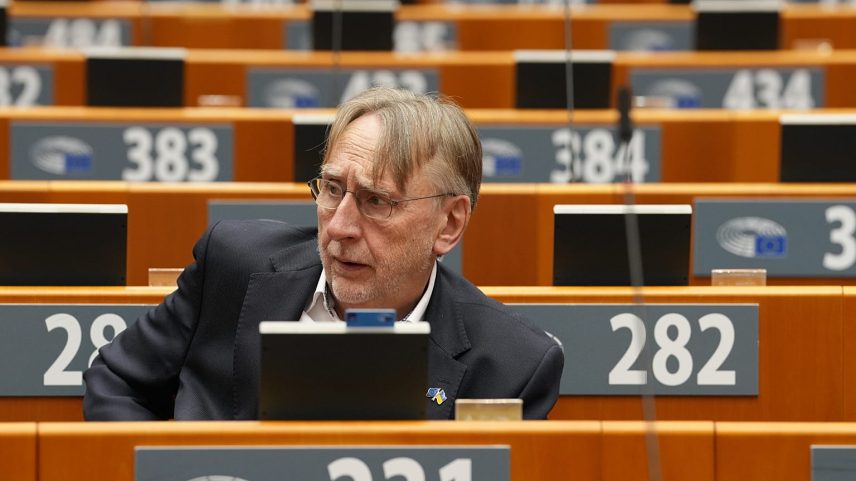 Socialistas rejeitam proposta do PPE, atrasando negociações UE-EUA