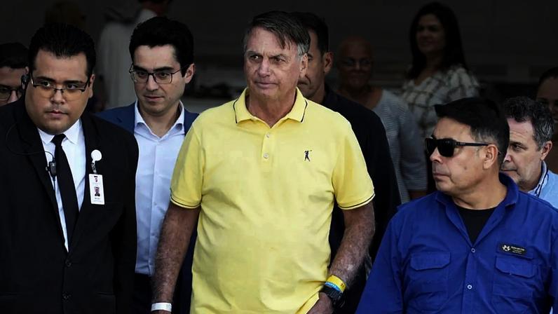 Congresso aprova projeto de lei que reduz pena de 27 anos de prisão de ex-presidente Jair Bolsonaro