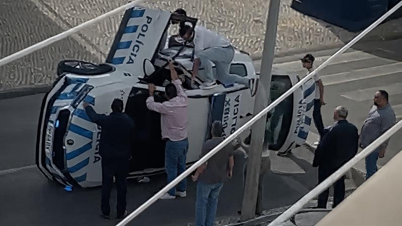 BMW foge à PSP no Seixal e provoca capotamento de carro-patrulha