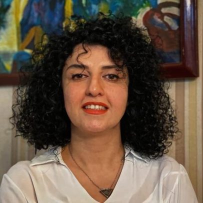 Nobel da Paz Narges Mohammadi hospitalizada no Irão após crise cardíaca