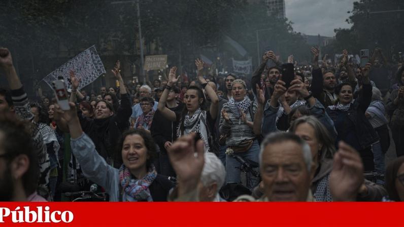 Manifestação em Madrid no sábado a pedir a libertação do brasileiro Thiago Ávila e do palestiniano-espanhol Saif Abukeshek