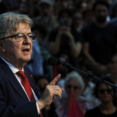 Mélenchon confirma candidatura às presidenciais francesas de 2027