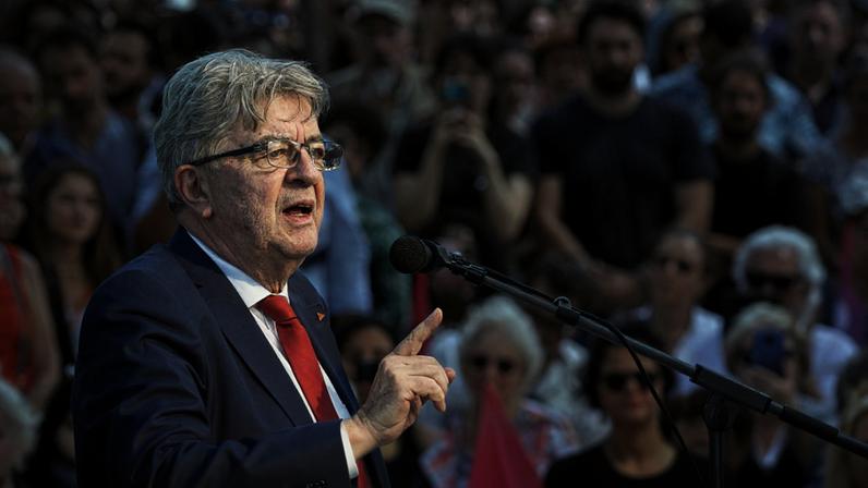 Jean-Luc Mélenchon, fundador do França Insubmissa, foi o terceiro político francês a anunciar a candidatura às próximas presidenciais