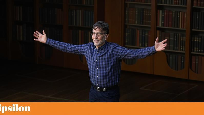 Tom Schulman esteve em Lisboa para assistir à estreia de *Clube dos Poetas Mortos* no Teatro da Trindade
