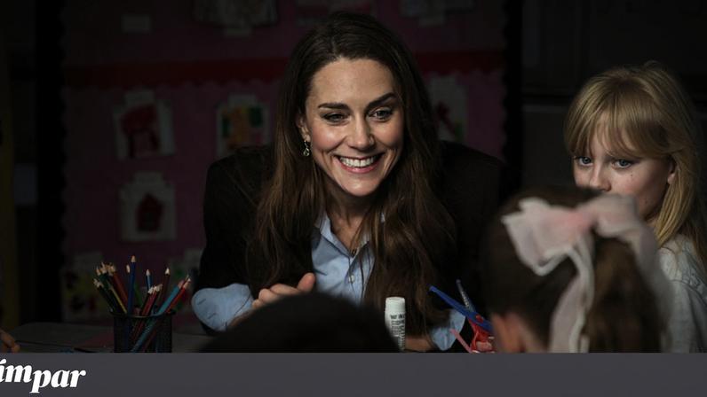 Kate de visita, em Fevereiro deste ano, à Castle Hill Academy, uma escola apoiada pela Place2Be, instituição dedicada à saúde mental infantil da qual é patrona