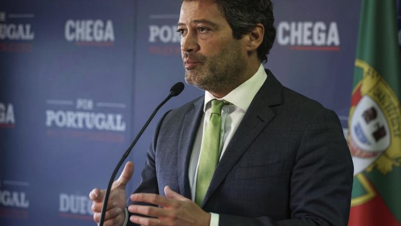 Ventura rejeita que baixar idade da reforma seja absurdo, contraria Passos