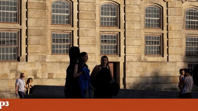 Publicidade integrada na cultura levanta debates sobre financiamento