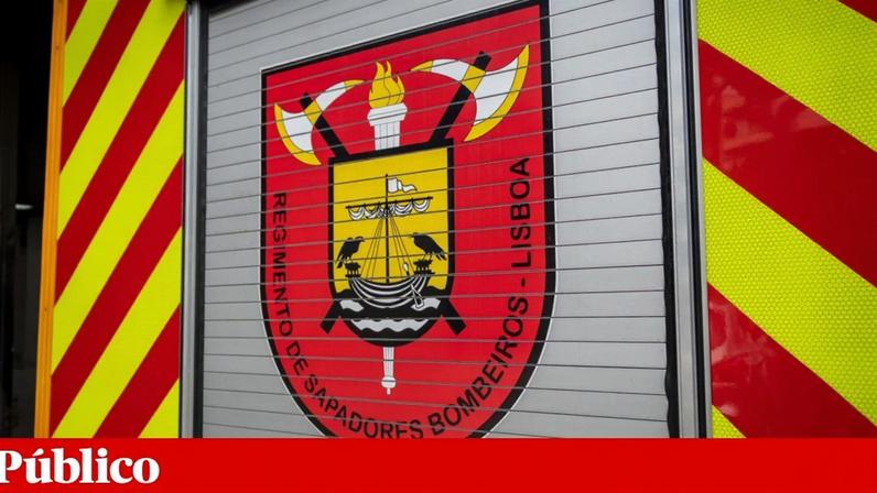 Despiste de autocarro de turismo no centro de Lisboa deixa três feridos