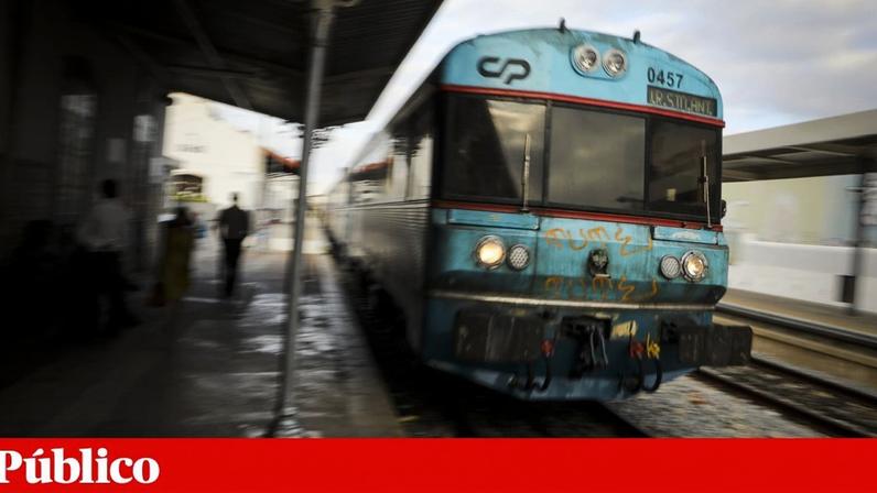 Comboio abalroa carro no Algarve, deixando um morto e três feridos graves